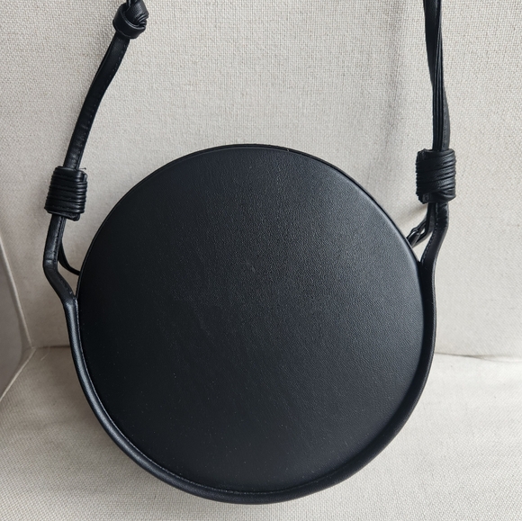 Von Holzhausen Bambu Circle Crossbody | Black - Picture 2 of 6